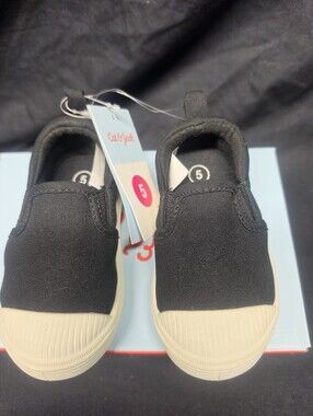 Cat & Jack Hollis Black Slip-On Sneakers Kids Youth Size 5 NWT